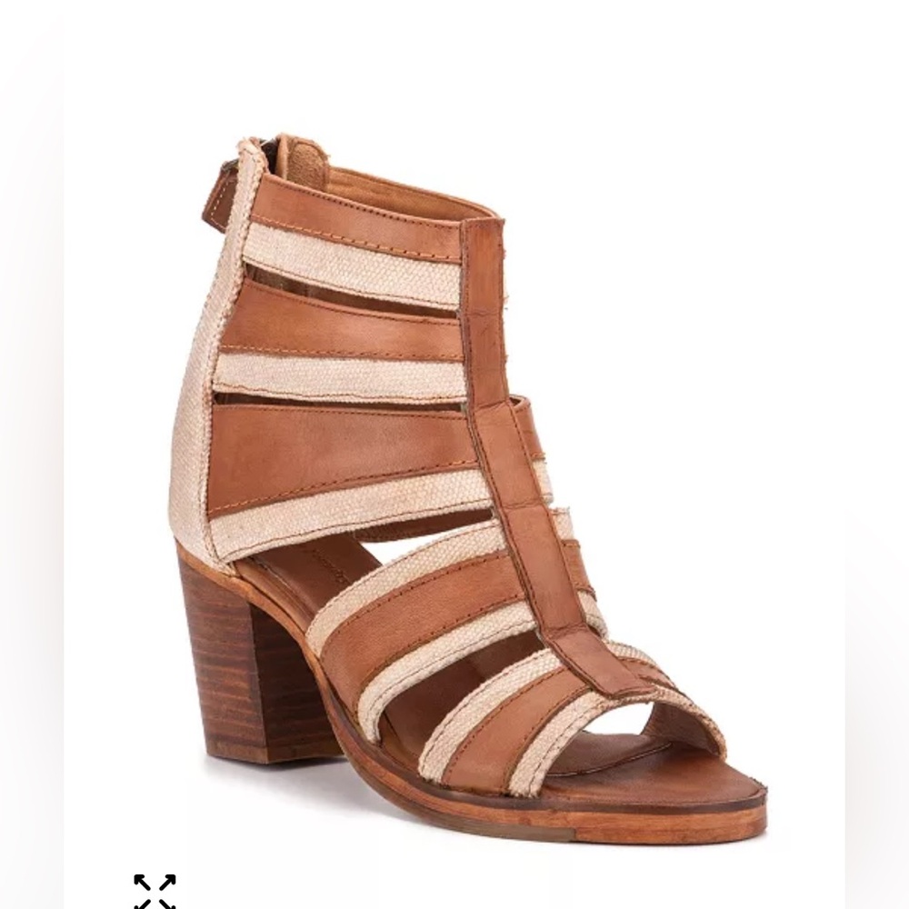 NWOB Vintage Foundry Co Women's Michelle Sandal size 7 heels ankle strap leather